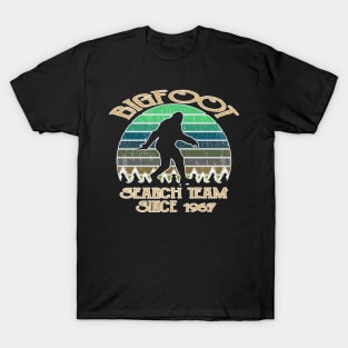 Bigfoot Search Team and Sasquatch T Shirts T-Shirt